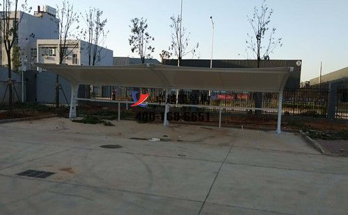 宇通長沙4S店<font color='red'>膜結(jié)構(gòu)車棚</font>/罩棚工程動態(tài)